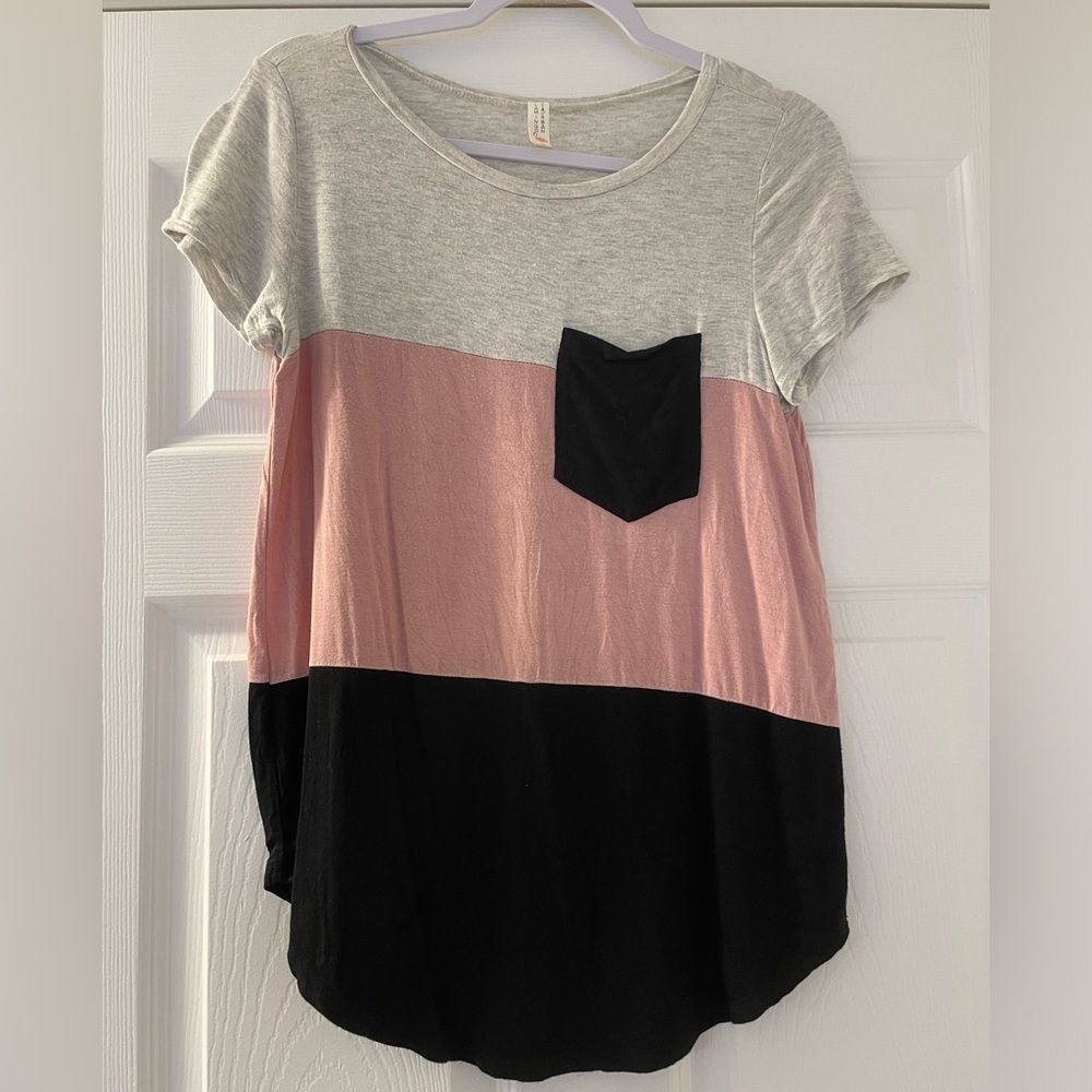 In an instant top - Colorblock pocket tee from boutique